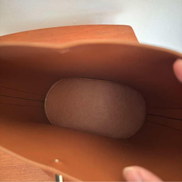 THE GOBO LEATHER BAG #03 "Anneau" Minimalist Bucket Bag - Picture 10 of 16